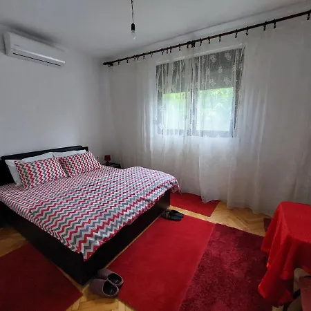 Фермерский дом Airport Radinovic *