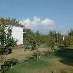 Airport Radinovic בית חווה *