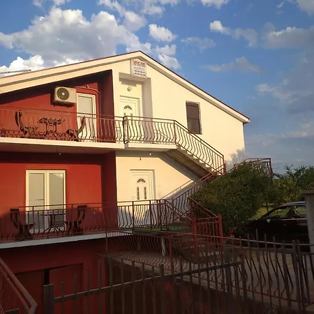 Airport Radinovic Farm stay *